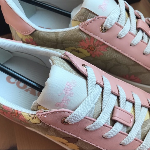 🌸 Coach Clip Low Top Sneaker In Signature Canvas With Floral Print - Picture 10 of 15